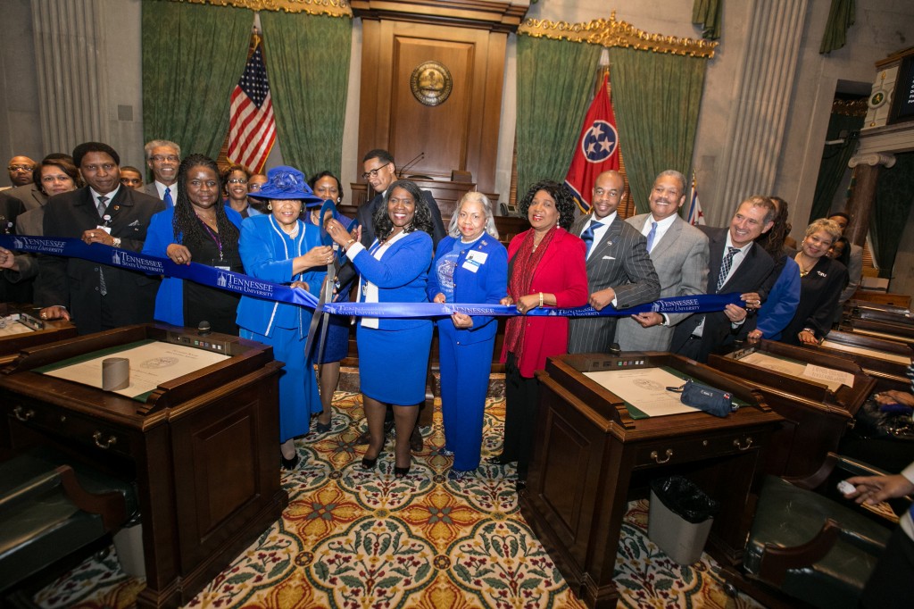 Dr. Glenda Glover (center) joins state legislators, TSU students, faculty and staff, along with community supports, during a special ribbon-cutting ceremony to declare "TSU Day on the Hill."  (photo by John Cross, TSU Media Relations)